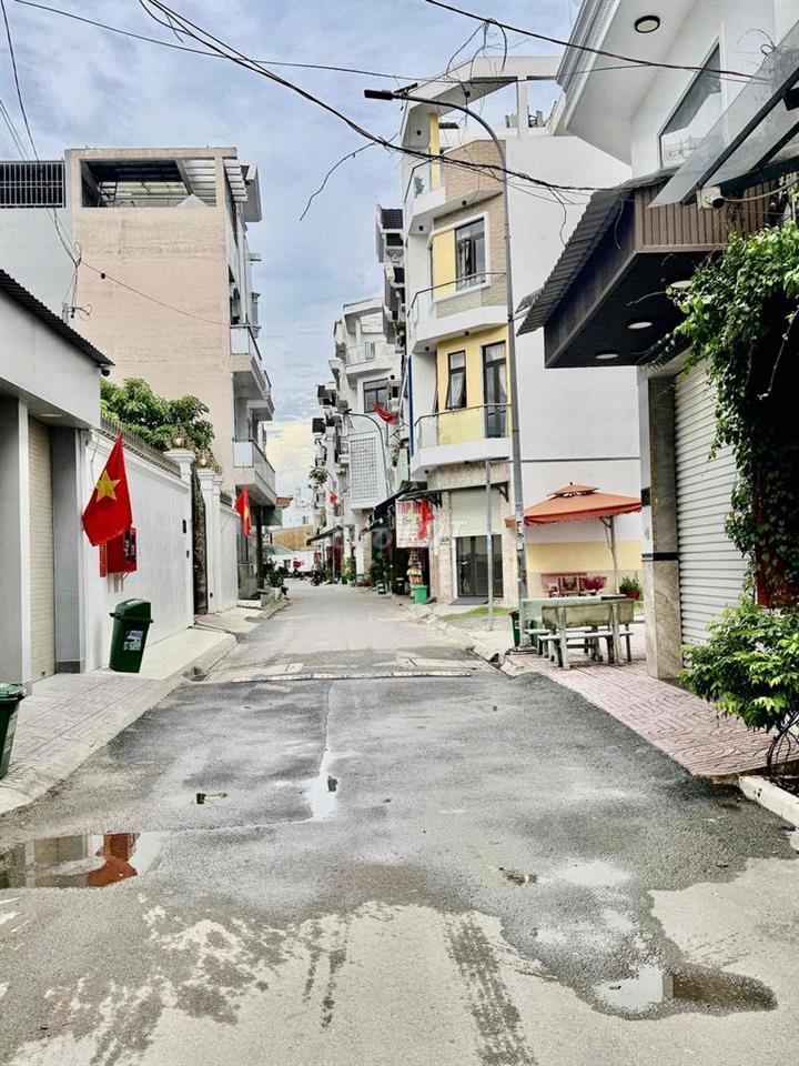 Nhà Đẹp Hẻm Xe Hơi Quay Đầu ( 4,5M x 14M )