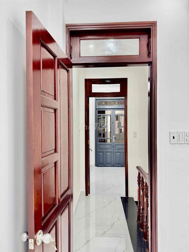 Nhà Đẹp Hẻm Xe Hơi Quay Đầu ( 4,5M x 14M )