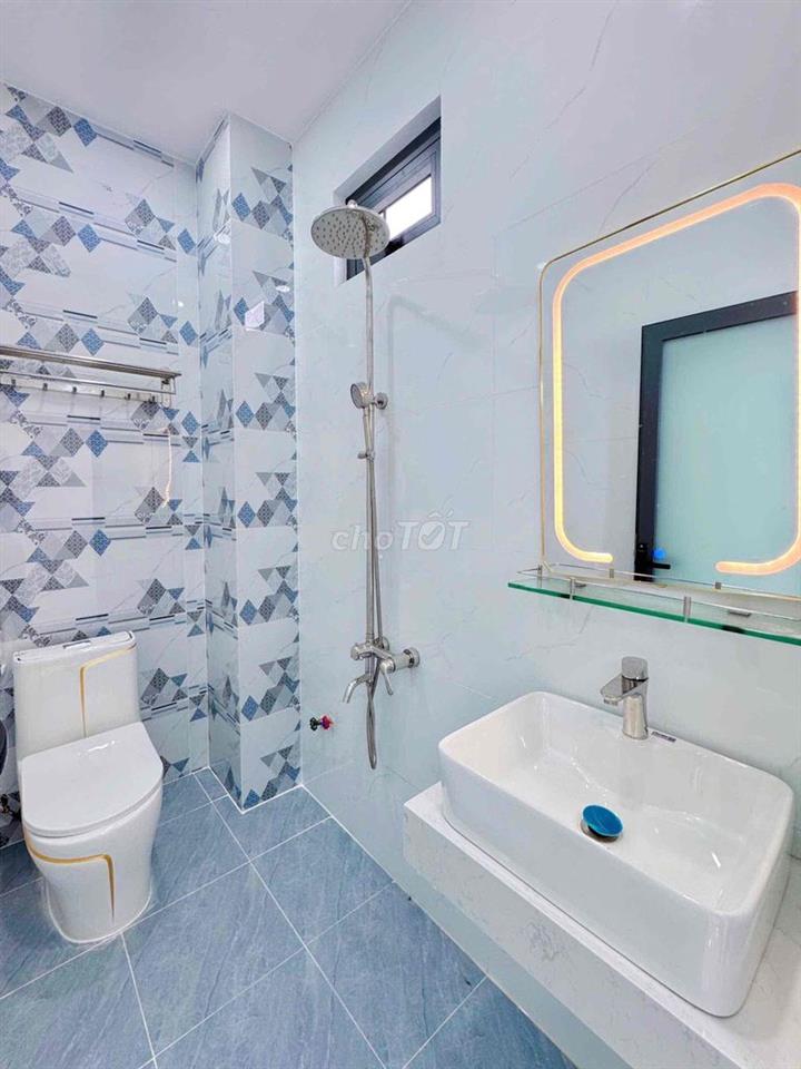Nhà Mới Bình Tân Giá Rẻ, Có Thang Máy ( 4m x 15m ) Nội Thất Cao Cấp
