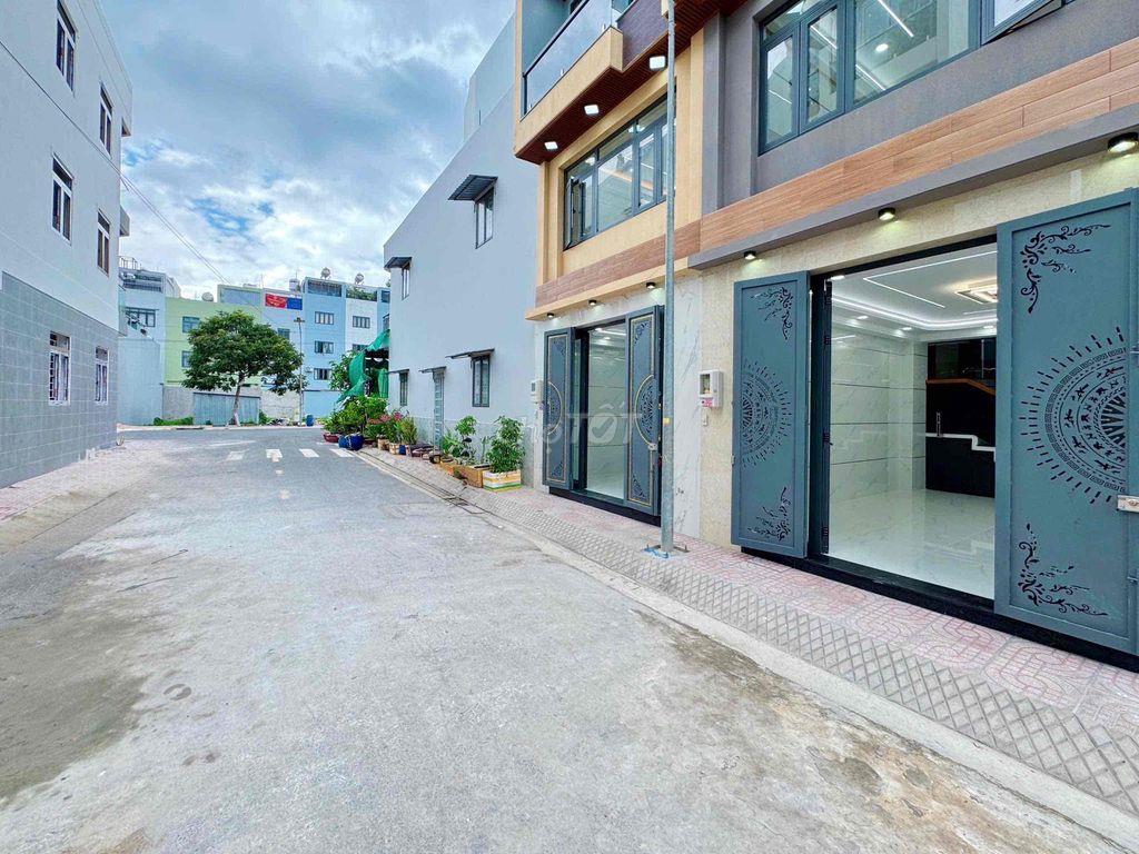 Nhà Mới Bình Tân Giá Rẻ, Có Thang Máy ( 4m x 15m ) Nội Thất Cao Cấp