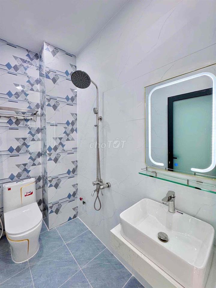 Nhà Mới Bình Tân Giá Rẻ, Có Thang Máy ( 4m x 15m ) Nội Thất Cao Cấp