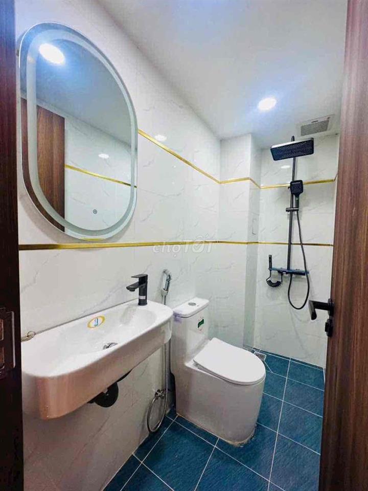 Bán nhà Hồng Lạc có 4 tầng mặt tiền 8m