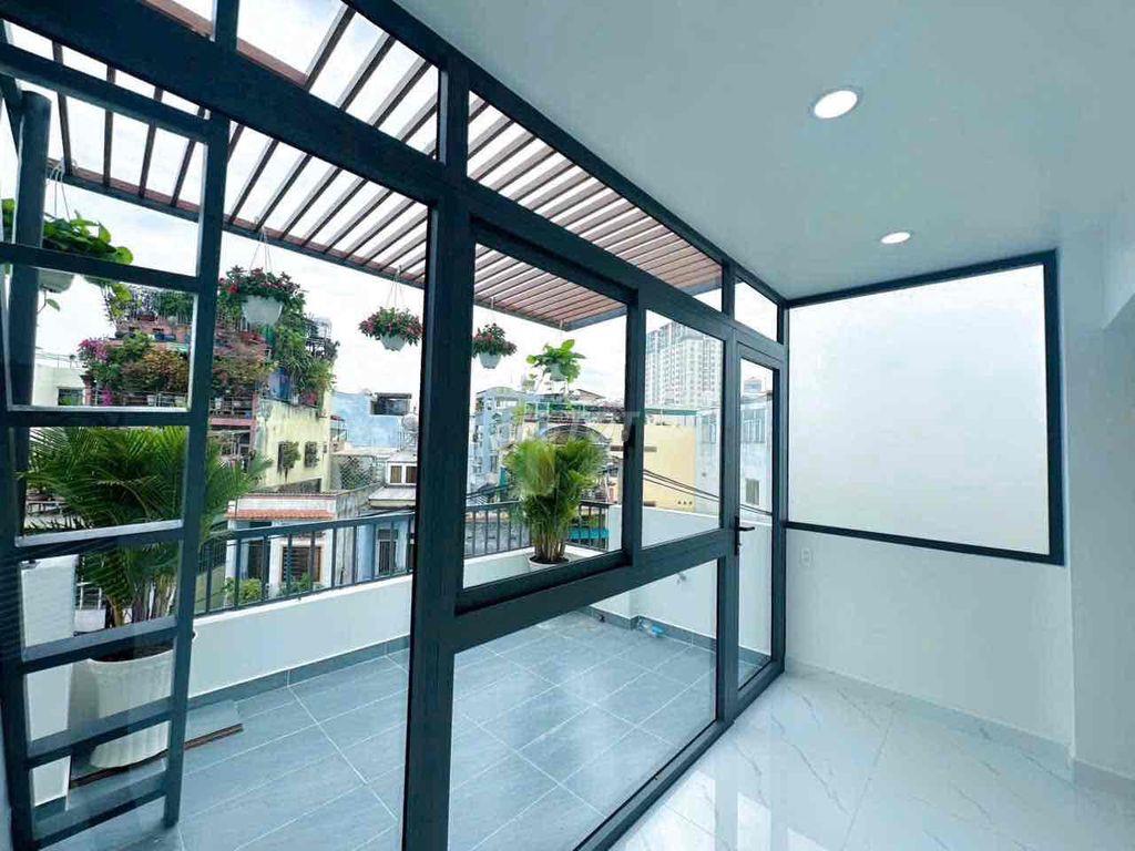 Bán nhà Hồng Lạc có 4 tầng mặt tiền 8m