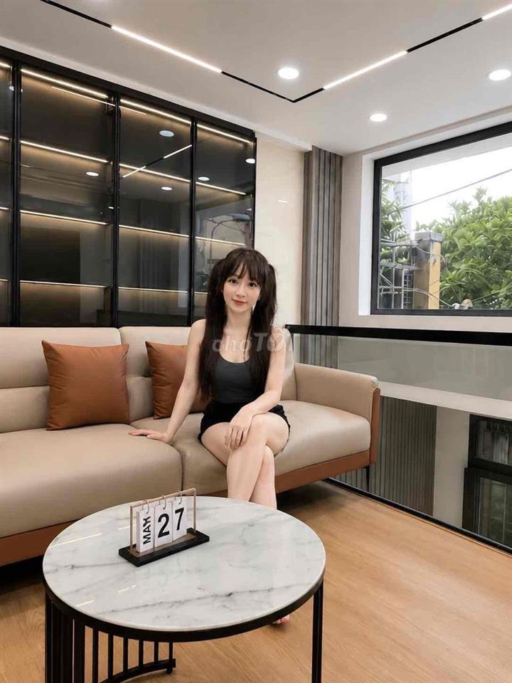 Bán nhà Hồng Lạc có 4 tầng mặt tiền 8m