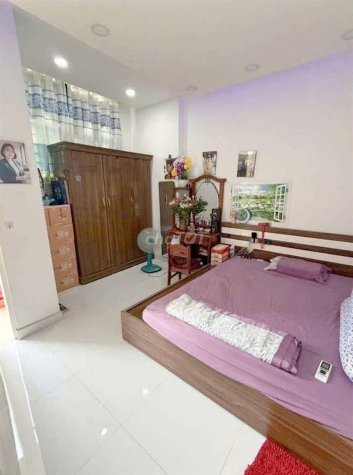 Nhà Bình Tân Dọn Vào Ở Ngay - 4 Tầng -50m2 -5Pn - Hẻm Xe Hơi - 5Tỷ Xíu