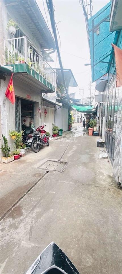 Nhà Bình Tân - 32m2 - Hẻm Xe Hơi Thông - Gần Tên Lửa - Giá 2Tỷ Nhỉn