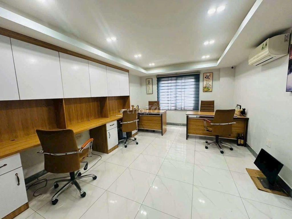 Cho Thuê Nhà  3 Tầng Đường Xe Tải -5Pn -176m2 - Lê Đình Cẩn-Bình Tân 