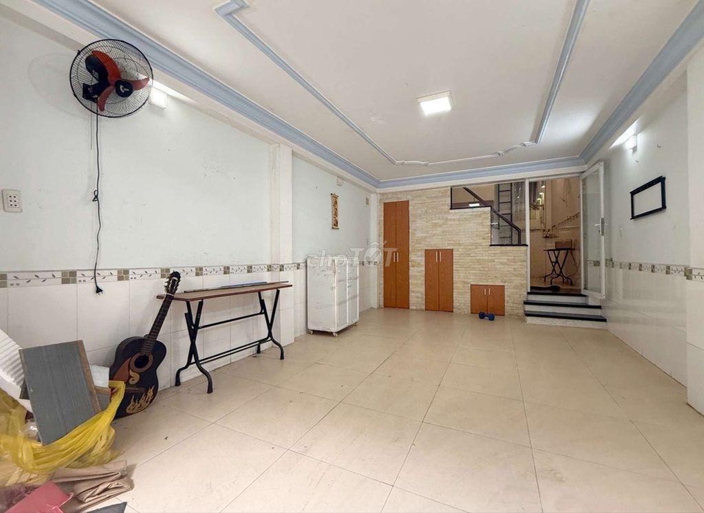 Nhà Bình Tân - Đường 6m Thông - 50m2 - 3 Tầng - 3PN - Giá 5Tỷ TL