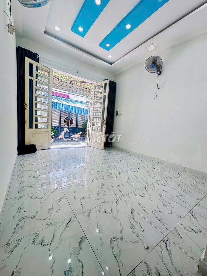 Bán nhà Đường số 12 Bình Tân 30.6m2 3 tầng gần Aeon Tân Phú