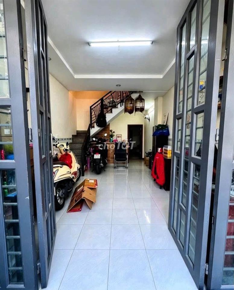 Bán nhà Lô Tư Bình Tân 40m2 hẻm 6m thông 2 tầng