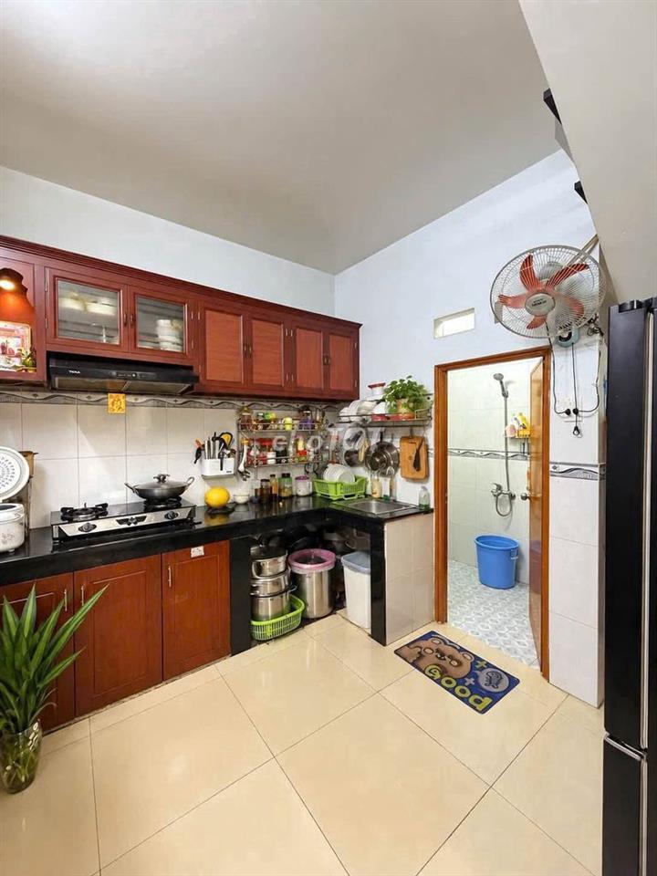 Bán nhà 3 tầng Lê Văn Quới Bình Tân, 34m2, nở hậu