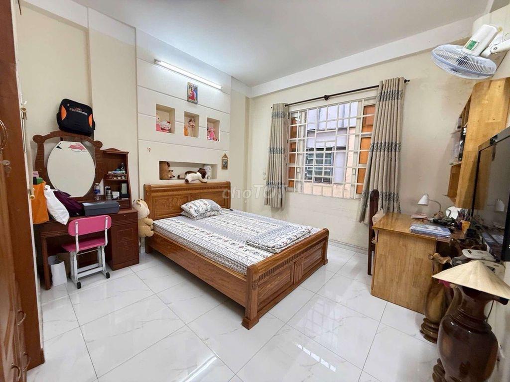BÁN NHÀ 4 TẦNG MẶT TIÊN KHU TÊN LỬA NGAY ĐS 7 GẦN CÔNG VIÊN PHÚ LÂM Q6