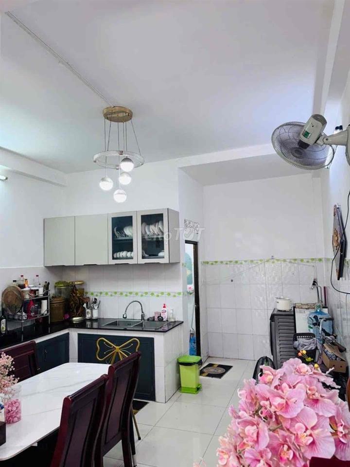 🏡SÁT LÊ VĂN QUỚI-BÌNH TÂN -HXT-2TẦNG- HƠN 4 TY(ZNTZ3Q