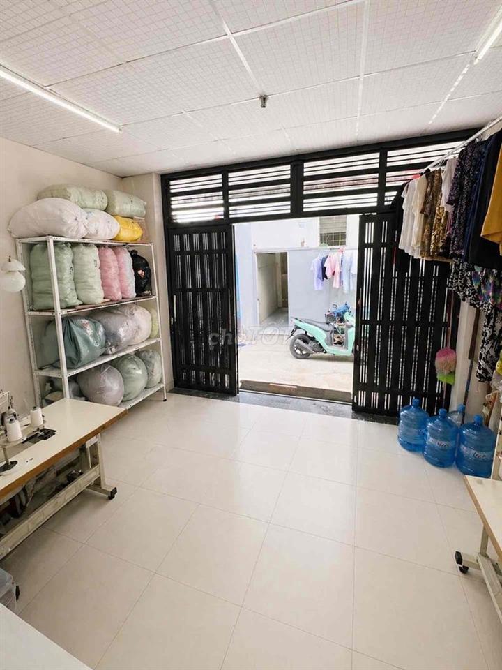 NHÀ MỚI 3 TẦNG – 5 PN CÓ PHÒNG TRỆT – KHU PHÂN LÔ LÊ TẤN BÊ – CHỈ 5,25