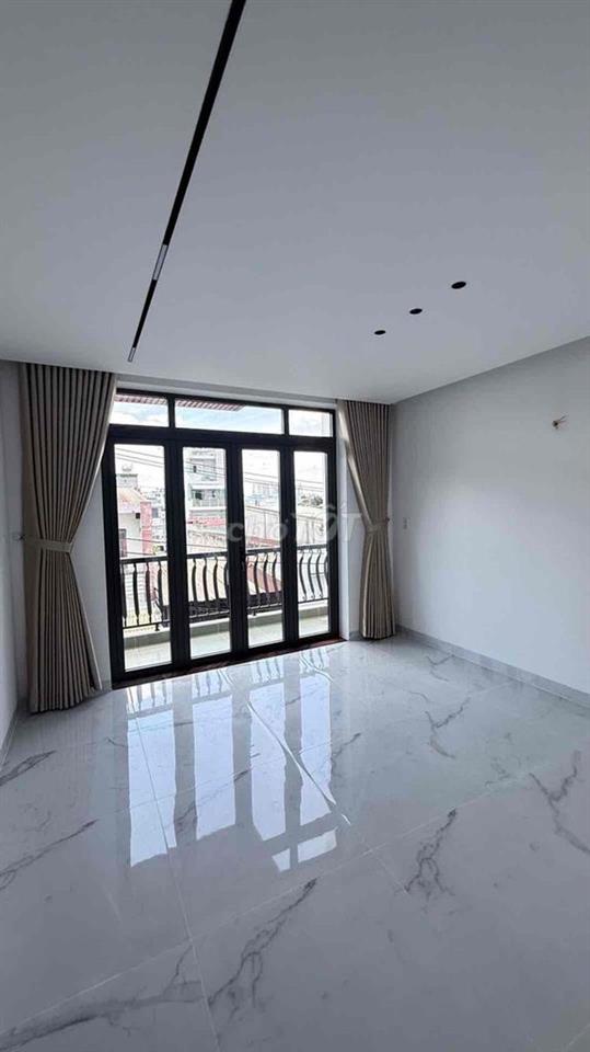 NHÀ MỚI ĐẸP LUNG LINH- GIÁP QUẬN 6 - TÊN LỬA - CÓ THANG MÁY.