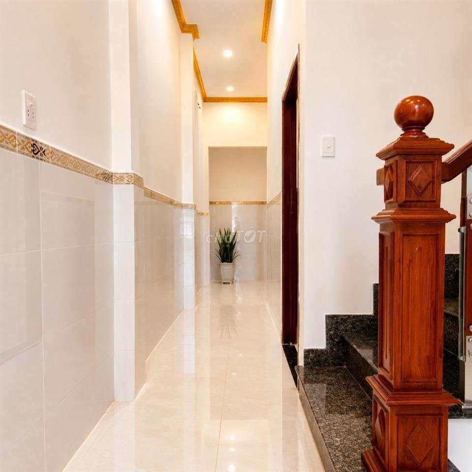 Nhà hẻm oto, pháp lý rõ, sang tên nhanh cho khách mua ở thật