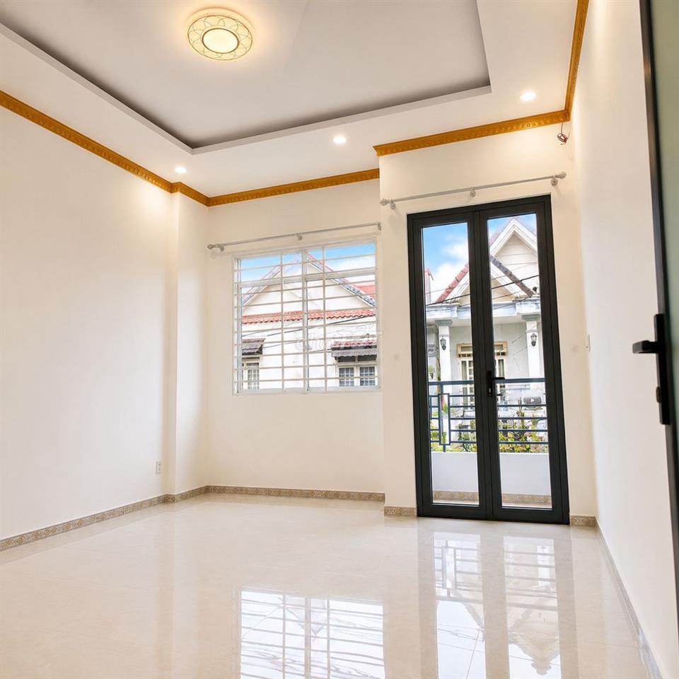Nhà hẻm oto, pháp lý rõ, sang tên nhanh cho khách mua ở thật