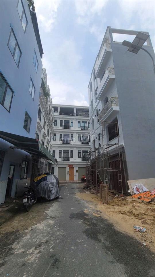 NHÀ 5 TẦNG, 2 MẶT TIỀN, HẺM 10M, NỞ HẬU 4,8/5M × 11M, HỒ VĂN LONG, B.T