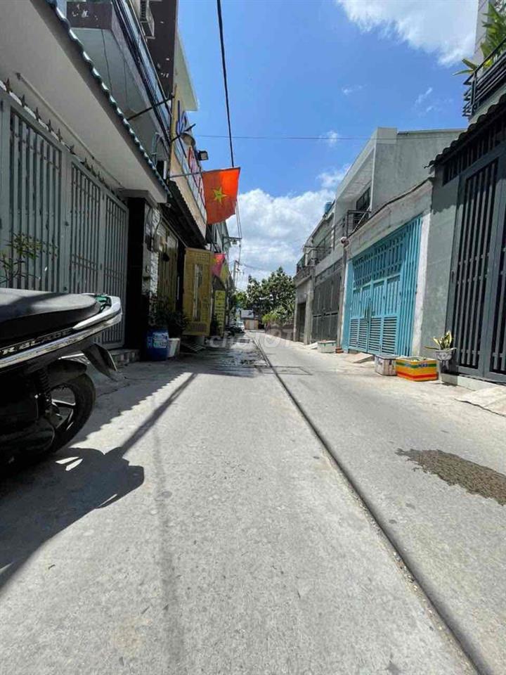 cuối lê trọng tấn - bán đất tặng nhà -dt:78m2,hxh-giá nhỉnh 3 đồng