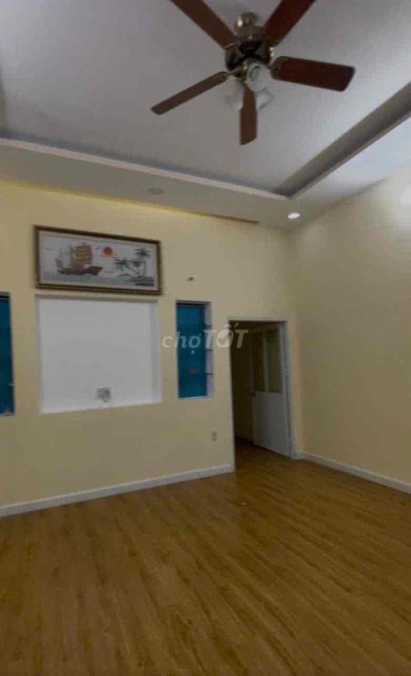 cuối lê trọng tấn - bán đất tặng nhà -dt:78m2,hxh-giá nhỉnh 3 đồng