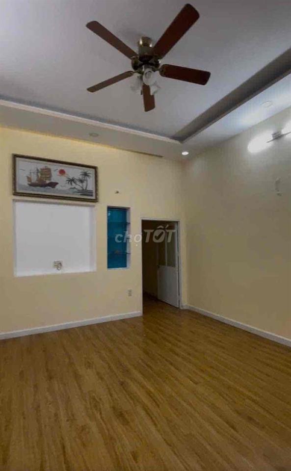 cuối lê trọng tấn - bán đất tặng nhà -dt:78m2,hxh-giá nhỉnh 3 đồng