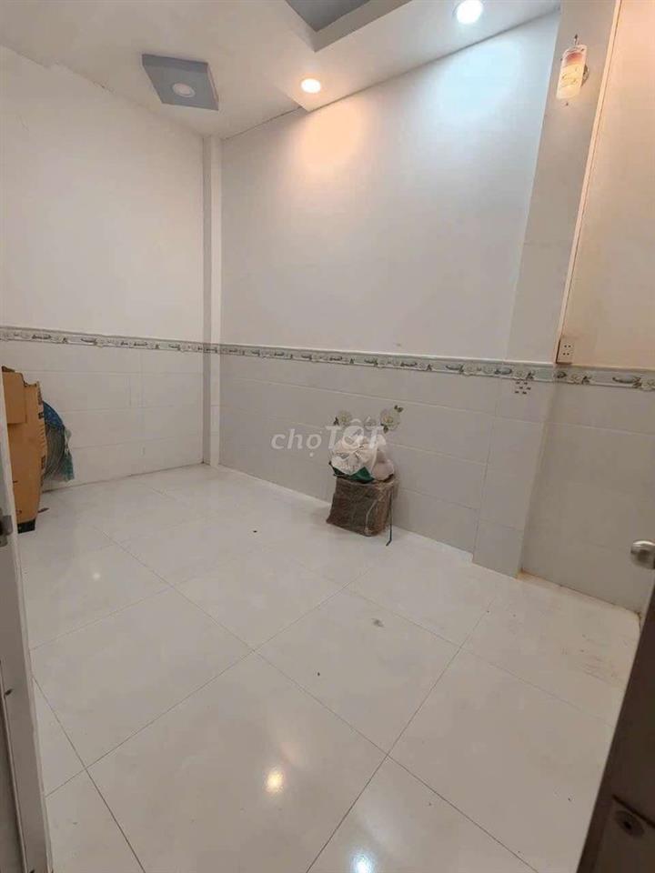 Cho thuê 4x16 đúc 1 lầu Phan Huy Ích, Tân Bình