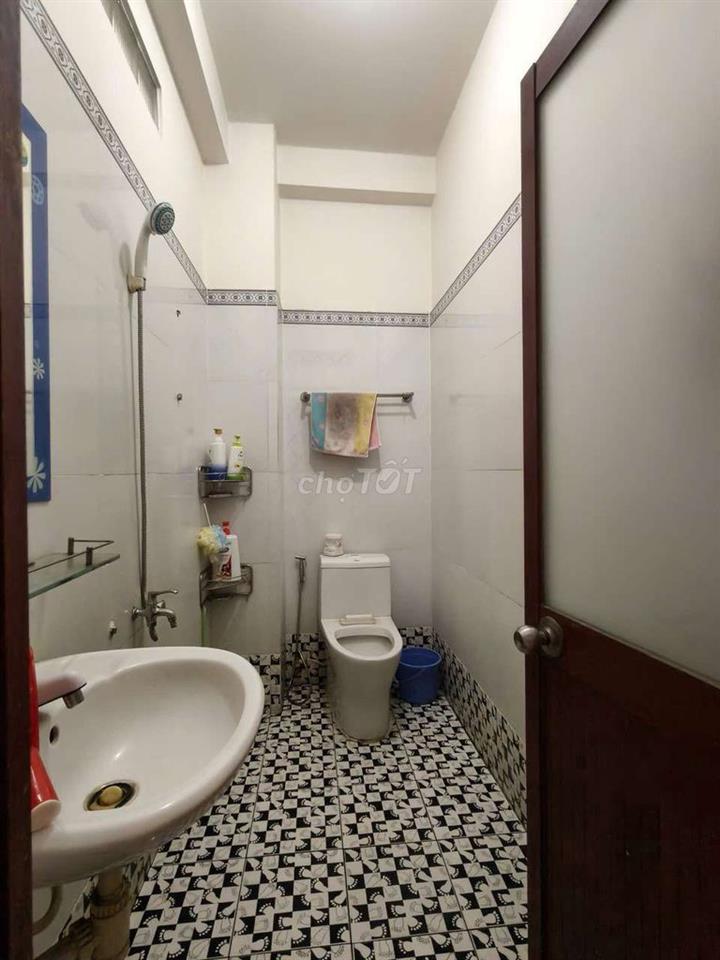 MT Nguyễn Hậu 4x16 đúc 2 lầu 4pn4wc 