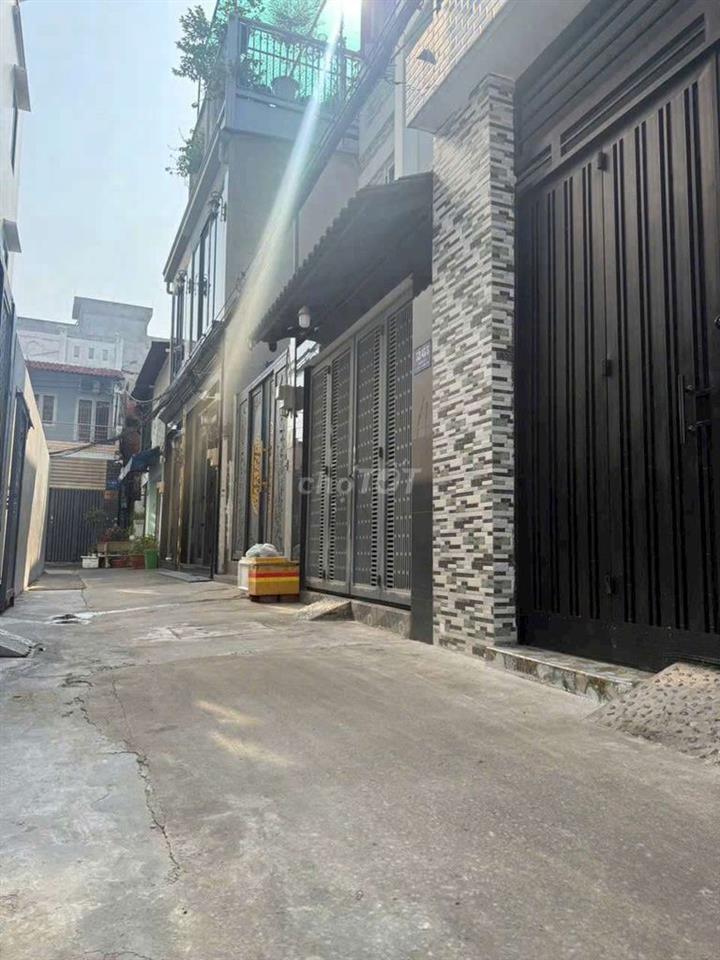 Cho thuê 4x18 gần Đồng Đen khu Bàu Cát Tân Bình 