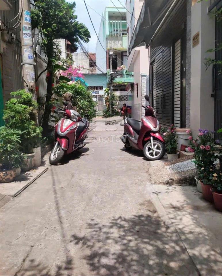 Cho thuê 4x18 gần Đồng Đen khu Bàu Cát Tân Bình 