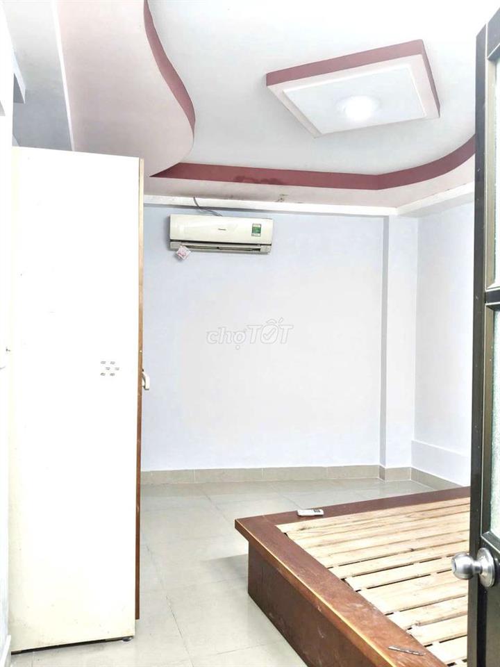 Cho thuê 3.8x12 đúc 2 lầu gần Lạc Long Quân p11 Tân Bình 