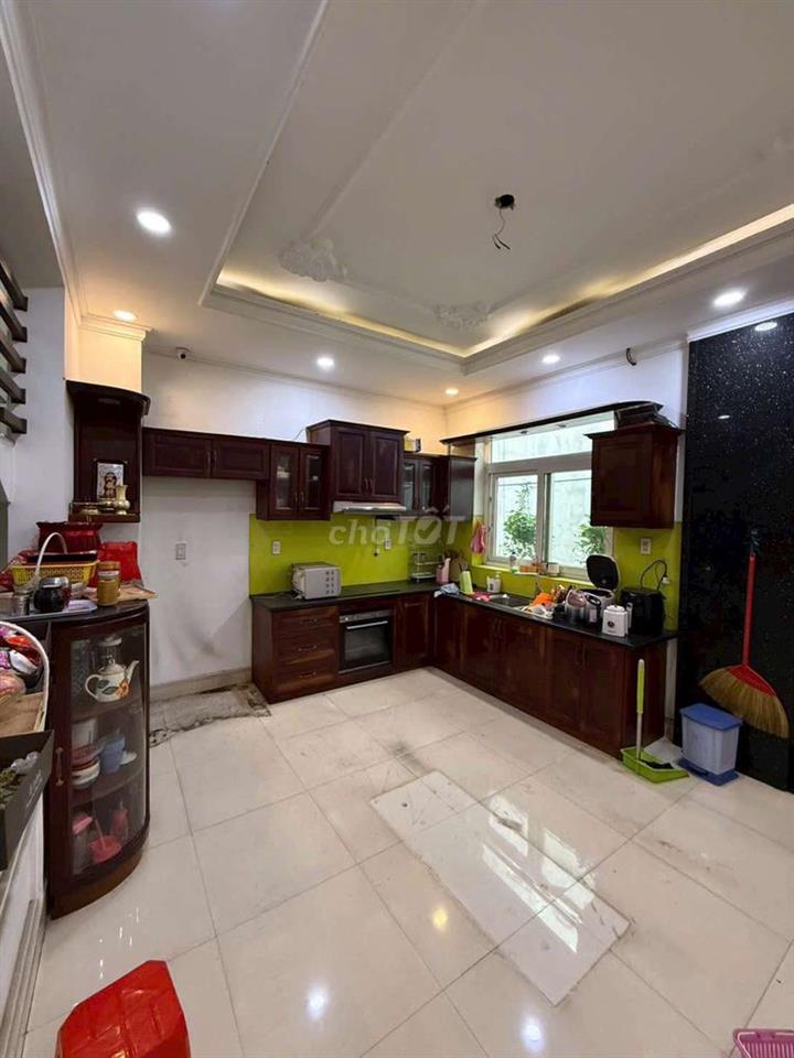 Cho thuê 5x20 có 12pn8wc ,Thang Máy , Nguyễn Tư Giản 