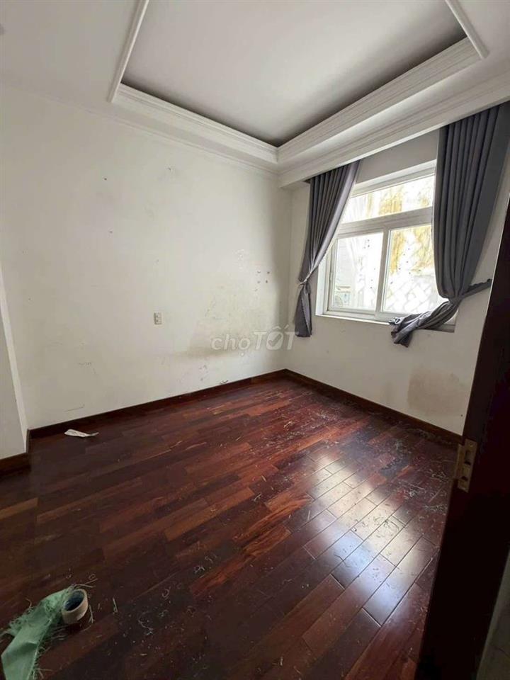 Cho thuê 5x20 có 12pn8wc ,Thang Máy , Nguyễn Tư Giản 