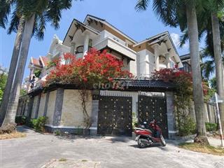 Cho Thuê Biệt Thự Góc Gần Aeon, 12x20 / 3 Tầng, Nội Thất Đầy Đủ