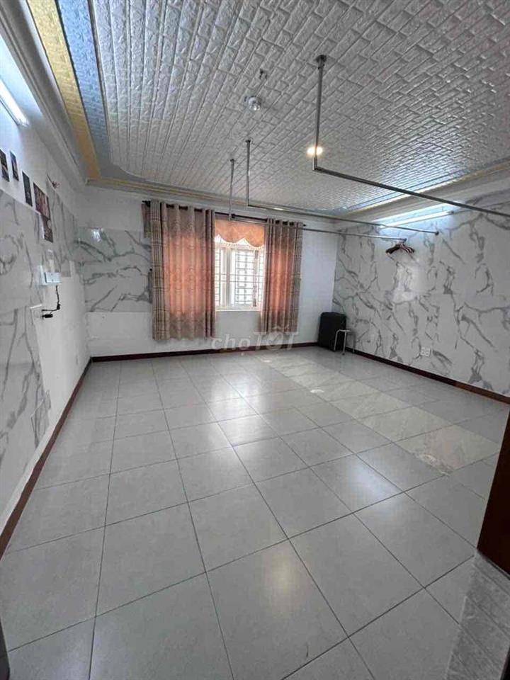 Bán Nhà Cách Đường Tên Lửa 20m, DT 5x21.5 / 3 Tấm Rưỡi, SHR