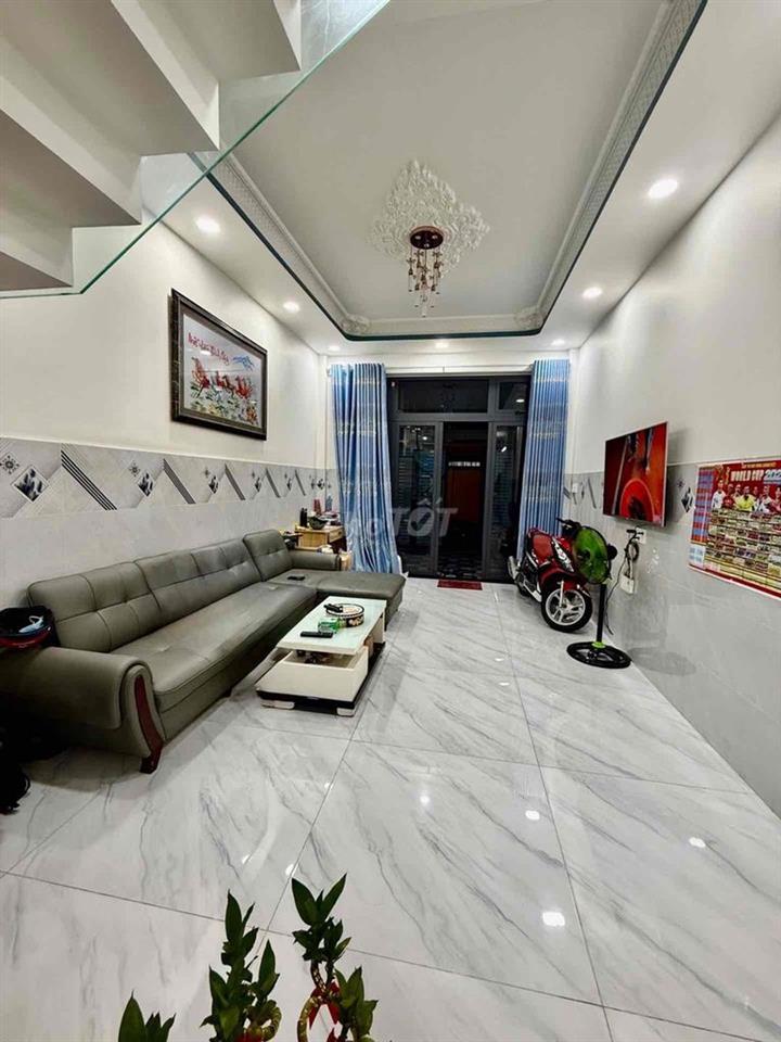 HIẾM. 4 TỶ HƠN. 4.5X15M. 2 TẦNG. HẺM XE HƠI. HƯƠNG LỘ 2. LÊ VĂN QUỚI.