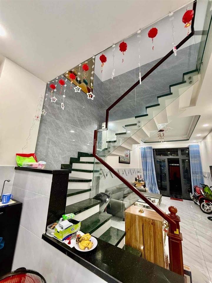 HIẾM. 4 TỶ HƠN. 4.5X15M. 2 TẦNG. HẺM XE HƠI. HƯƠNG LỘ 2. LÊ VĂN QUỚI.