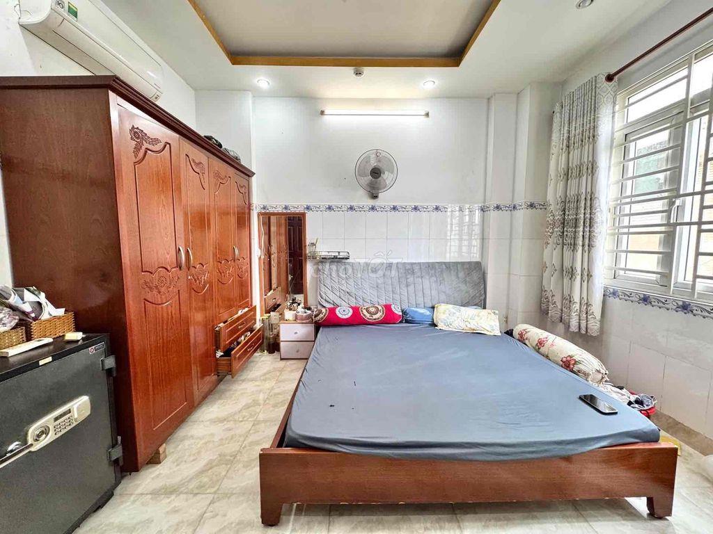 AN DƯƠNG VƯƠNG. LÝ CHIÊU HOÀNG. 4 TẦNG. DT 4X11M. 4 TỶ HƠN. HẺM 5M