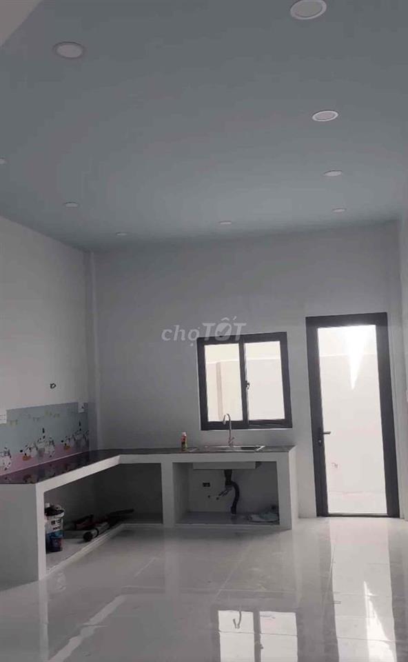 Nhà khu Tên Lửa 4x21,1 lầu mới xây, chưa ở