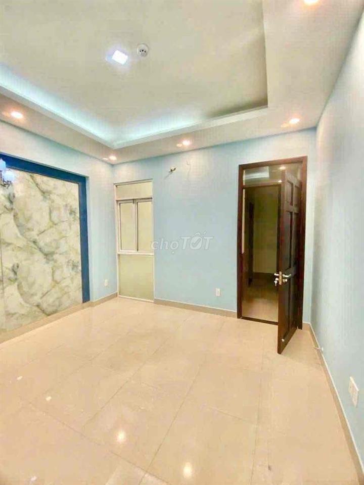 Nhà gốc 2 MT khu Tên Lửa 5x16,3.5 tấm mới sơn sửa lại đẹp
