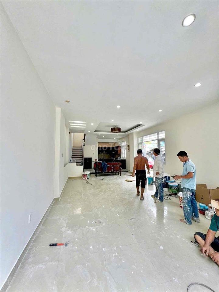 Nhà gốc 2 MT khu Tên Lửa 5x16,3.5 tấm mới sơn sửa lại đẹp