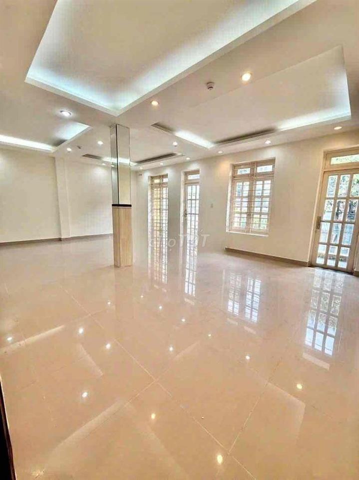 Nhà gốc 2 MT khu Tên Lửa 5x16,3.5 tấm mới sơn sửa lại đẹp