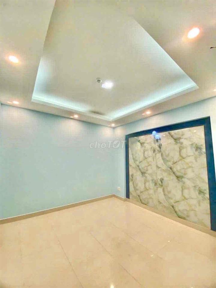 Nhà gốc 2 MT khu Tên Lửa 5x16,3.5 tấm mới sơn sửa lại đẹp