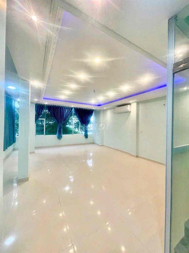 Nhà giáo Tên Lửa 6x20,3 Lầu có thang máy,6 phòng