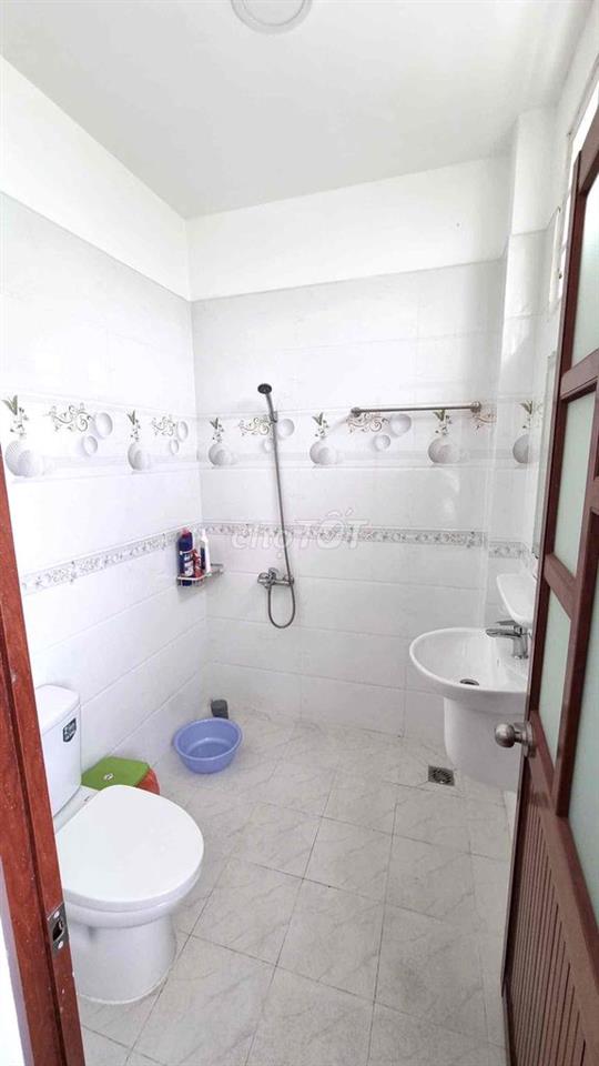 Villa khu Aeon Tên Lửa 8x14,2 Lầu ,5 PN Full nội thất