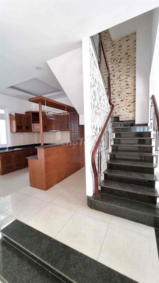 Villa khu Aeon Tên Lửa 8x14,2 Lầu ,5 PN Full nội thất