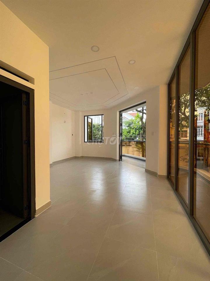 Nhà MT KD đường 7 Tên Lửa 9x18,2 Lầu