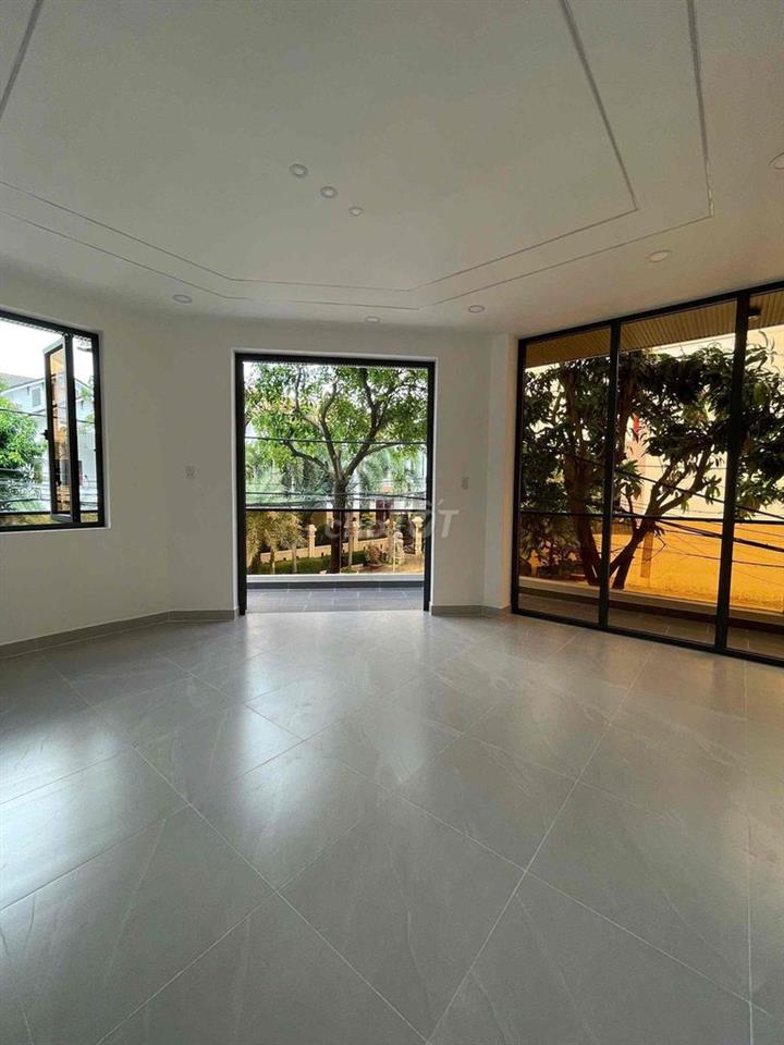 Nhà MT KD đường 7 Tên Lửa 9x18,2 Lầu
