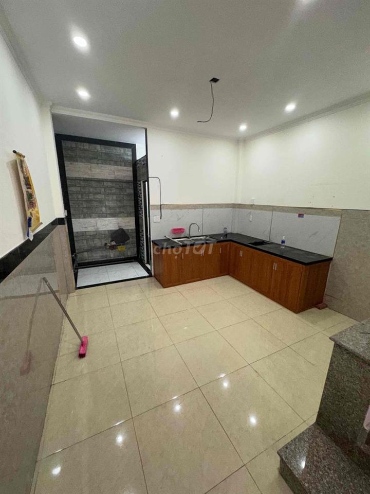 Bán nhà 80m2, có 2 mặt tiền tại chợ Bình thành, Bình hưng hoà B, BT