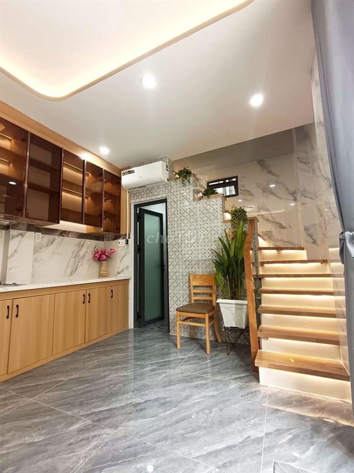 Bán Nhà MTKD đối diện bến xe Miền Tây - 3 Tầng - SHR - 30m2 