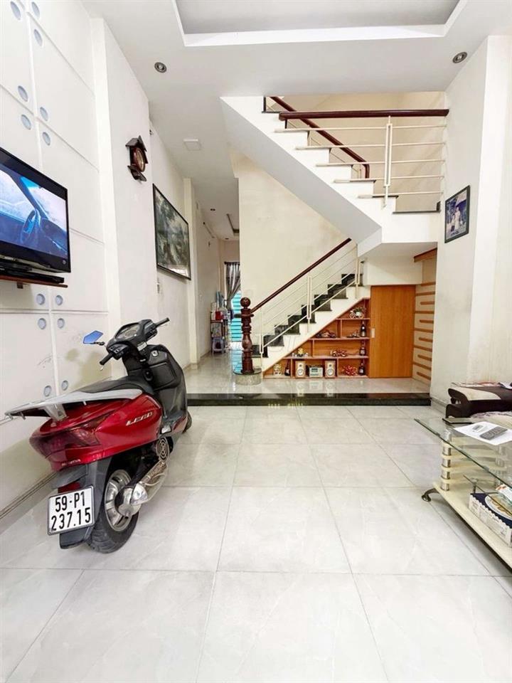 NHÀ CẠNH MĂT TIỀN NGUYỄN VĂN KHỐI